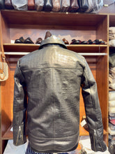 BLOUSON EN CUIR DE BUFFLE GAUFRÉ FAÇON CROCO INSPIRÉ TF SUR MESURE POUR HOMME