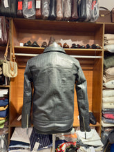 BLOUSON EN CUIR DE BUFFLE GAUFRÉ FAÇON CROCO INSPIRÉ TF SUR MESURE POUR HOMME