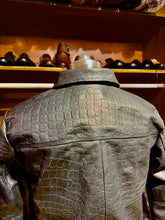 BLOUSON EN CUIR DE BUFFLE GAUFRÉ FAÇON CROCO INSPIRÉ TF SUR MESURE POUR HOMME